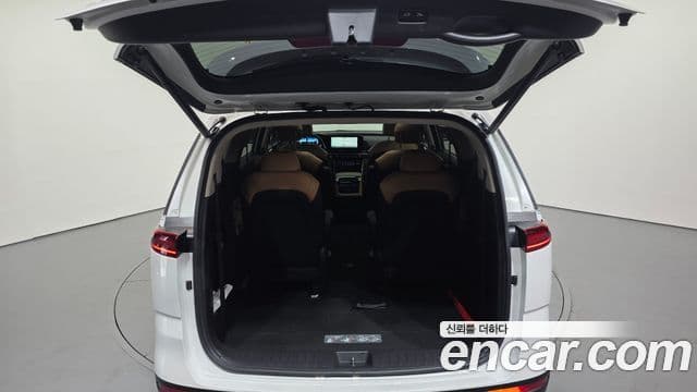Kia Carnival 2023 — Photo 4/33