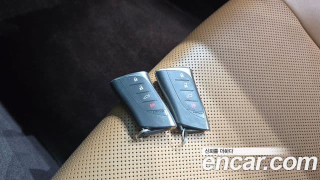 Lexus ES300h 2018 — Photo 20/20