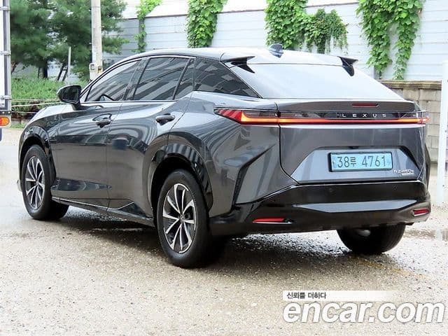 Lexus RZ450e 2023 — Şəkil 1/20