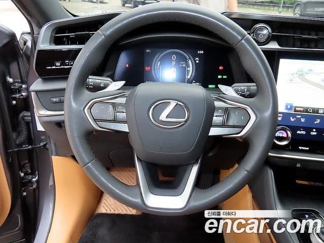 Lexus RZ450e 2023 — Şəkil 16/20