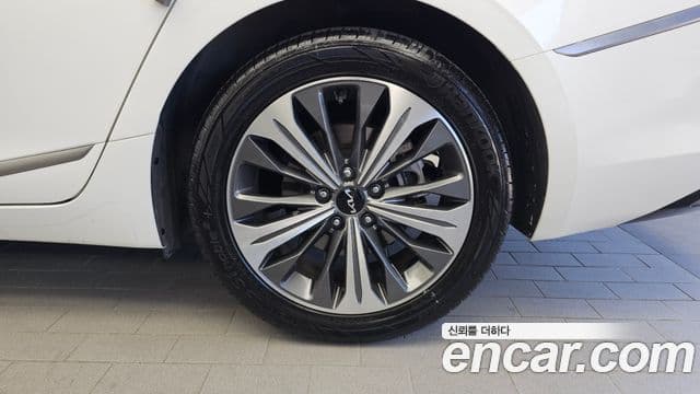 Kia K8 2021 — Şəkil 27/36