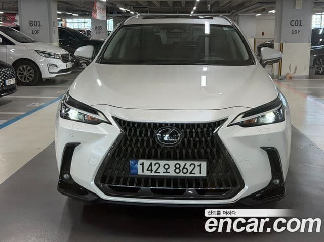Lexus NX450h+ 2022 — Photo 4/20