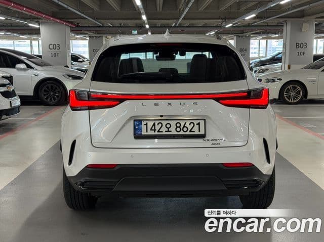 Lexus NX450h+ 2022 — Photo 13/20