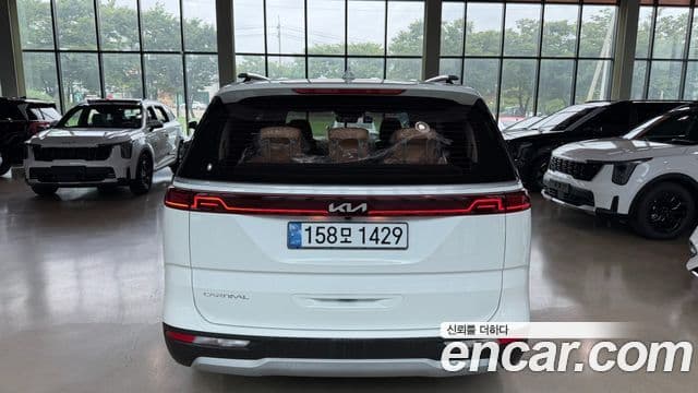 Kia Carnival 2022 — Фото 3/20