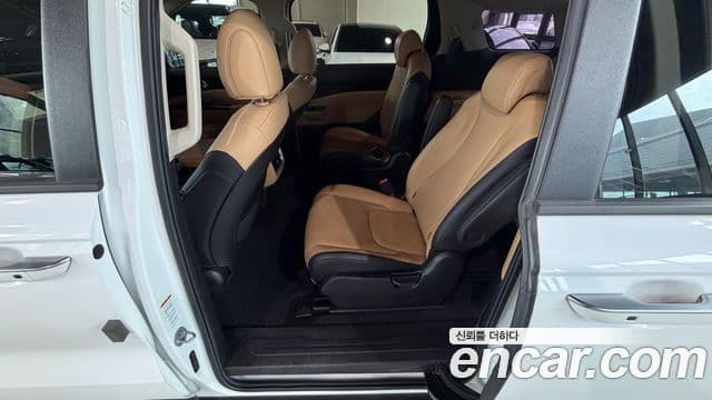 Kia Carnival 2022 — Фото 17/20