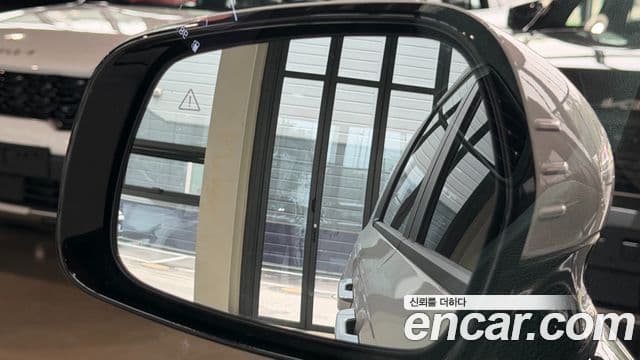Kia Carnival 2022 — Фото 19/20