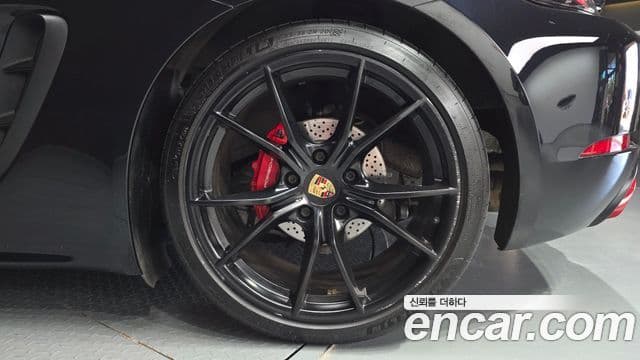 Porsche 718 Boxster 2018 — Photo 20/32