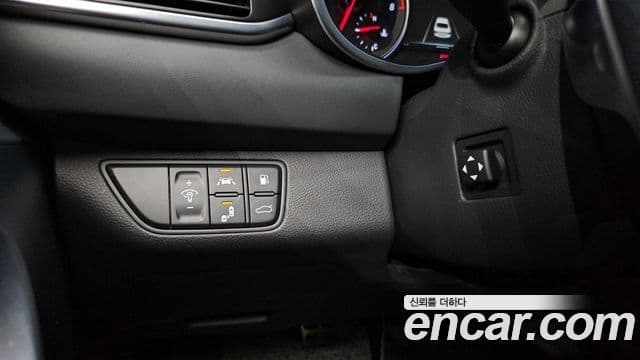 Genesis G70 2018 — Şəkil 28/39