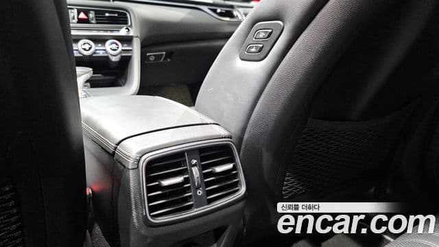 Genesis G70 2018 — Şəkil 13/39