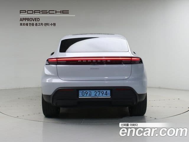 Porsche Macan EV 2025 — ფოტო 8/20