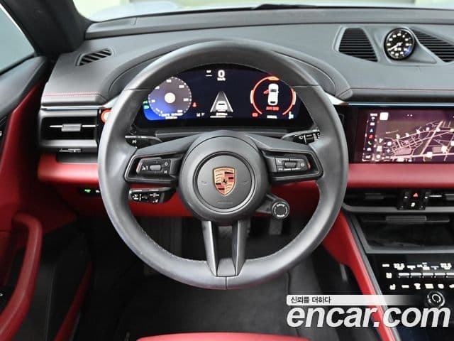 Porsche Macan EV 2025 — ფოტო 16/20