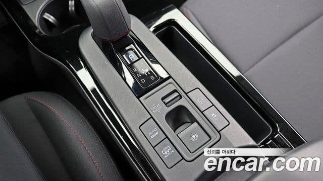 Toyota Prius 2024 — Фото 8/20