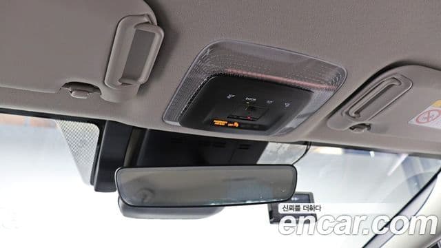 Toyota Prius 2024 — Фото 13/20