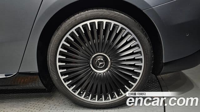 Mercedes-Benz EQS 2023 — ფოტო 13/37