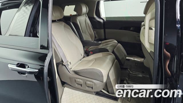 Kia Carnival 2024 — Фото 12/20