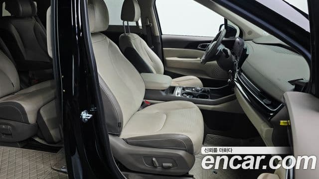 Kia Carnival 2024 — Photo 32/37