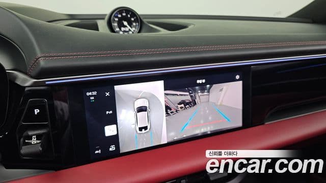 Porsche Macan EV 2025 — Photo 7/20