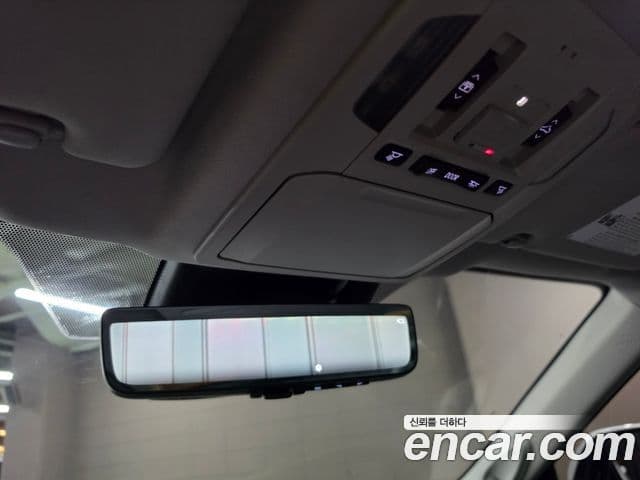 Toyota Highlander 2025 — Фото 17/20