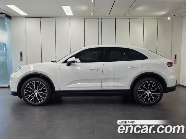 Porsche Macan EV 2025 — ფოტო 19/20