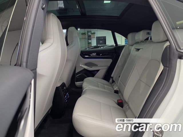 Porsche Macan EV 2025 — ფოტო 18/20