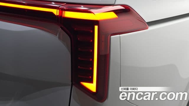 Kia Carnival 2024 — Şəkil 9/35