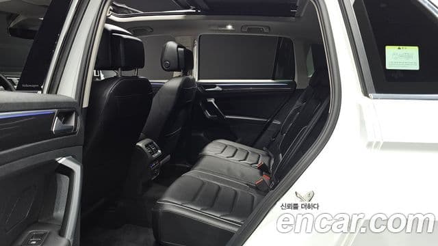 Volkswagen Tiguan 2023 — Photo 22/35