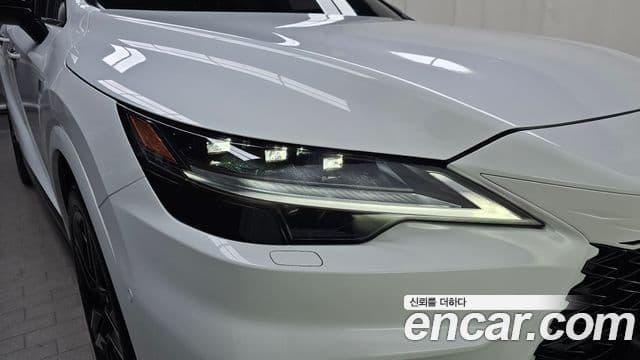 Lexus RX500h 2026 — Photo 8/31