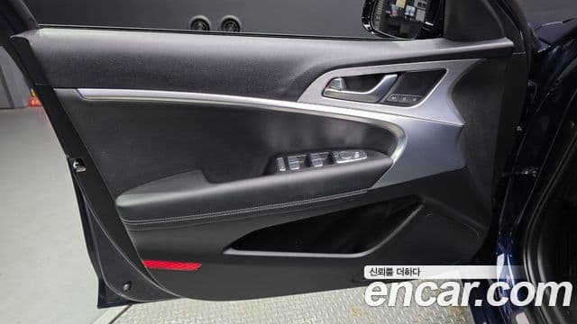 Genesis G70 2020 — Photo 1/34