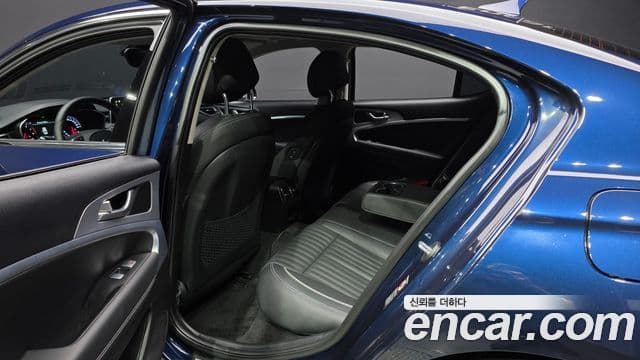 Genesis G70 2020 — Photo 18/34