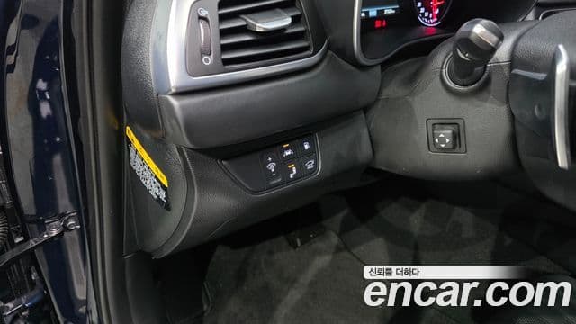 Genesis G70 2020 — Photo 22/34
