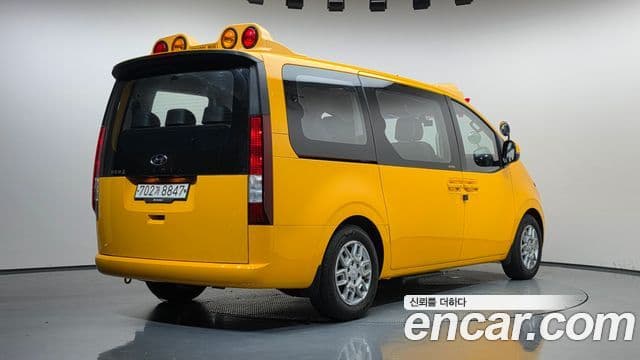 Hyundai Staria 2022 — Фото 2/20