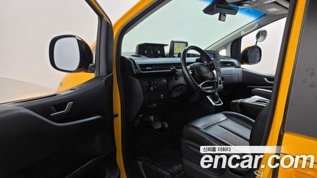 Hyundai Staria 2022 — Фото 10/20