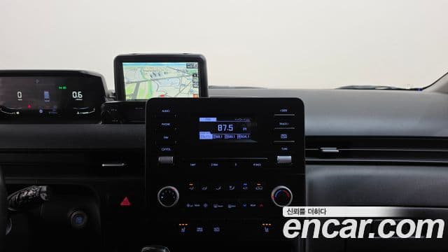 Hyundai Staria 2022 — Фото 13/20