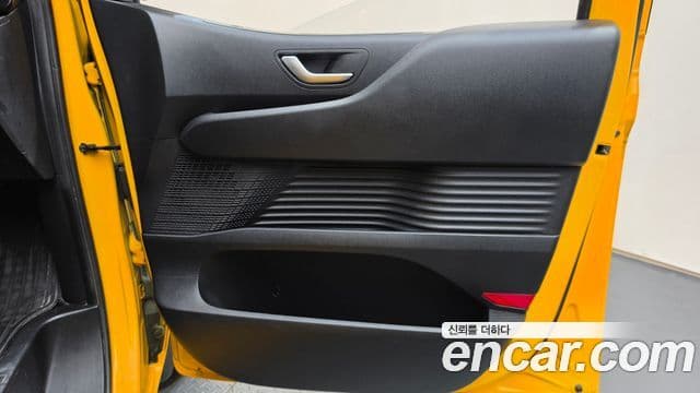 Hyundai Staria 2022 — Photo 15/33