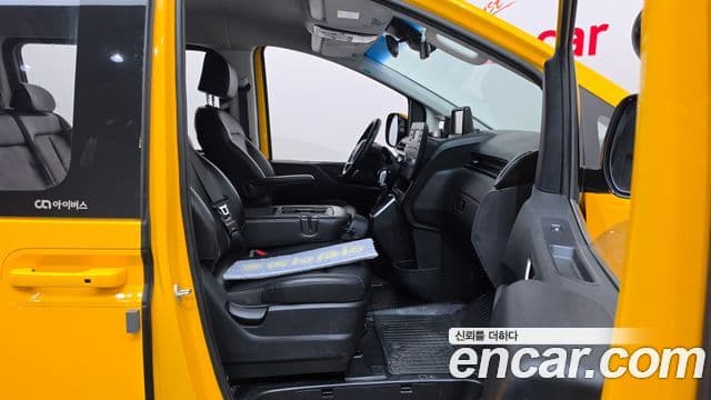 Hyundai Staria 2022 — Photo 30/33