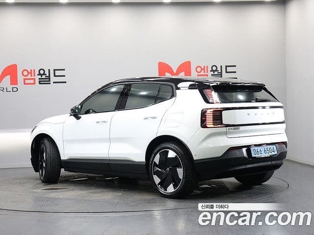 Volvo EX30 2025 — Photo 3/12