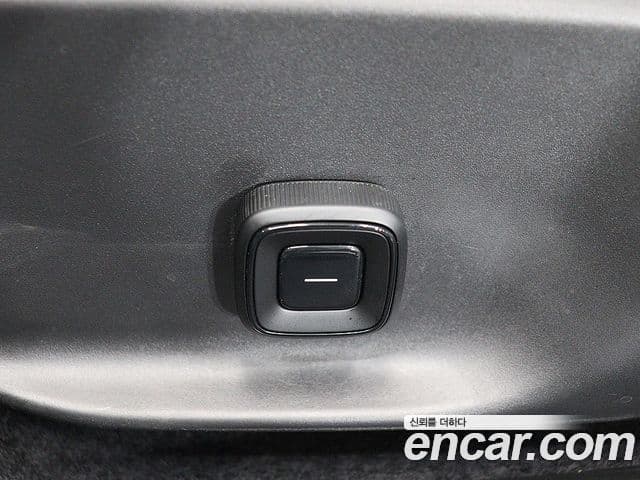 Volvo EX30 2025 — Photo 6/12