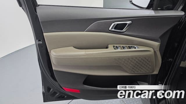 Kia Carnival 2024 — Şəkil 17/37