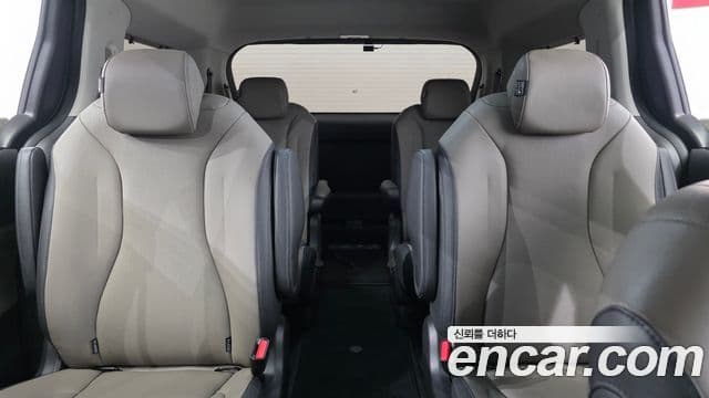 Kia Carnival 2024 — Şəkil 25/37