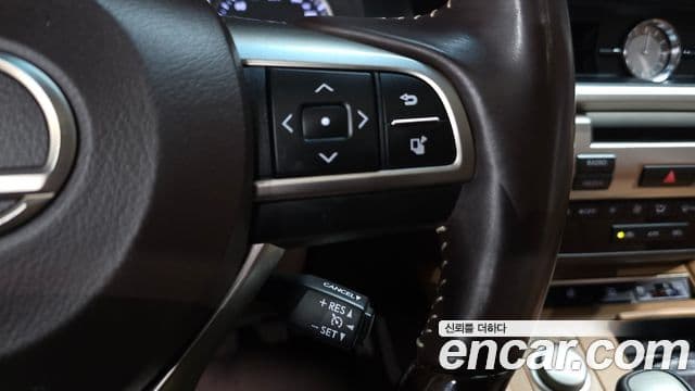 Lexus ES300h 2018 — ფოტო 17/32