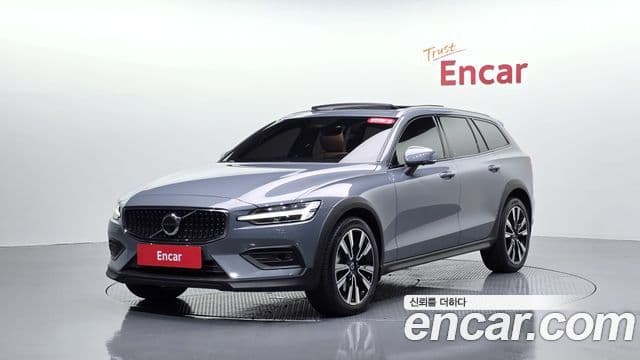 Volvo V60 Cross Country 2022 — ფოტო 2/35