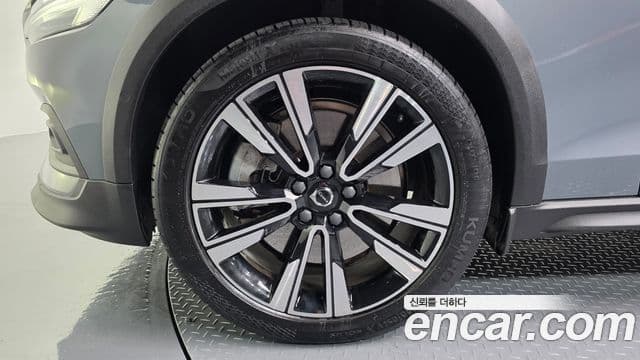 Volvo V60 Cross Country 2022 — ფოტო 9/35