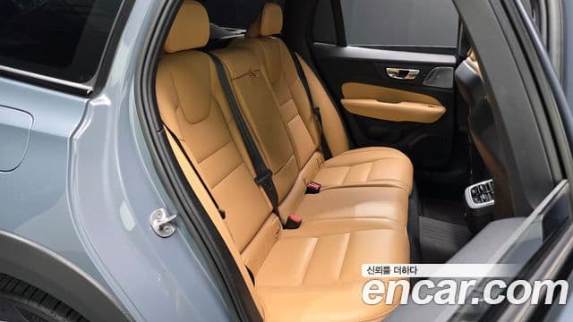 Volvo V60 Cross Country 2022 — ფოტო 25/35