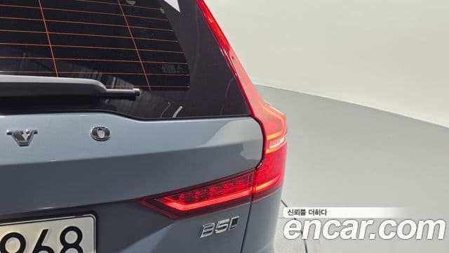 Volvo V60 Cross Country 2022 — ფოტო 19/35