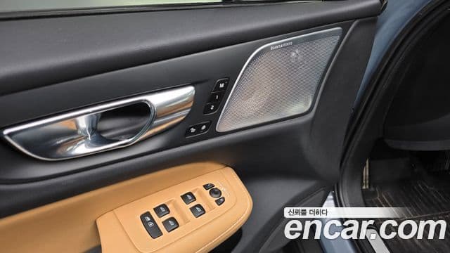 Volvo V60 Cross Country 2022 — ფოტო 11/35