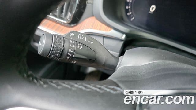 Volvo V60 Cross Country 2022 — ფოტო 15/35