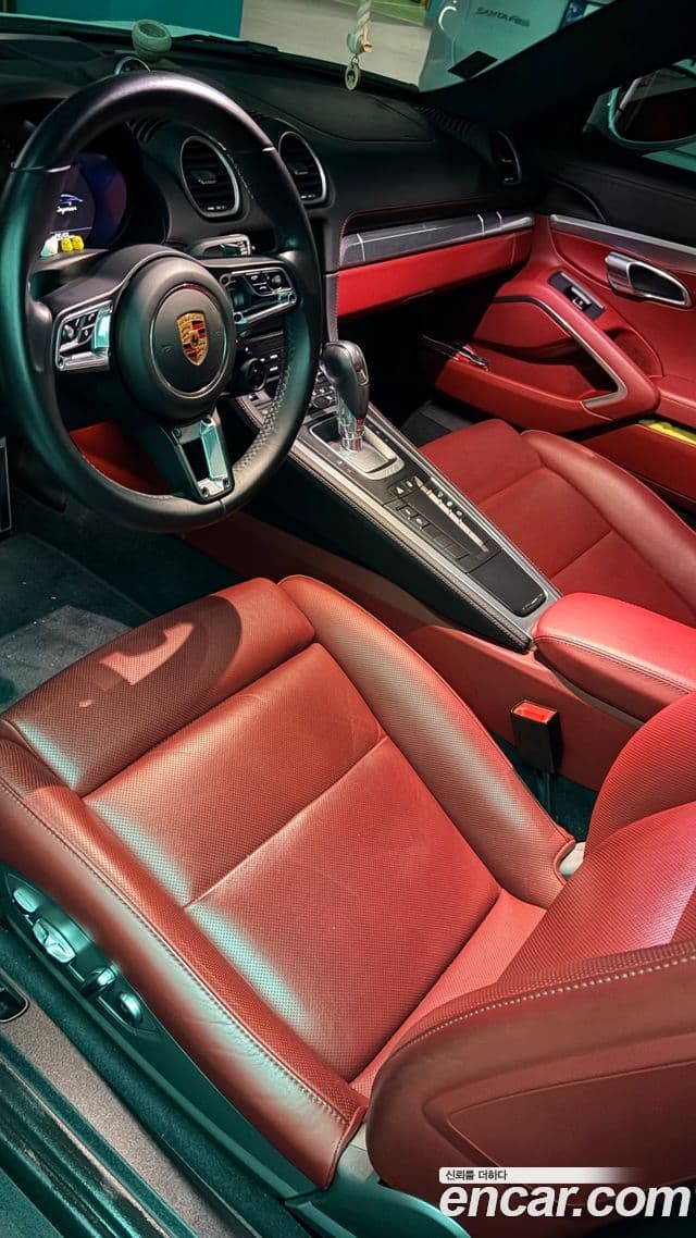 Porsche 718 Cayman 2019 — Фото 12/20
