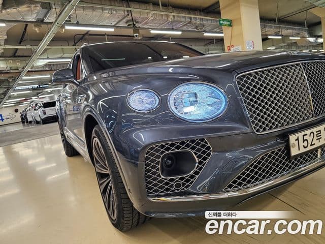 Bentley Bentayga 2022 — Фото 19/20