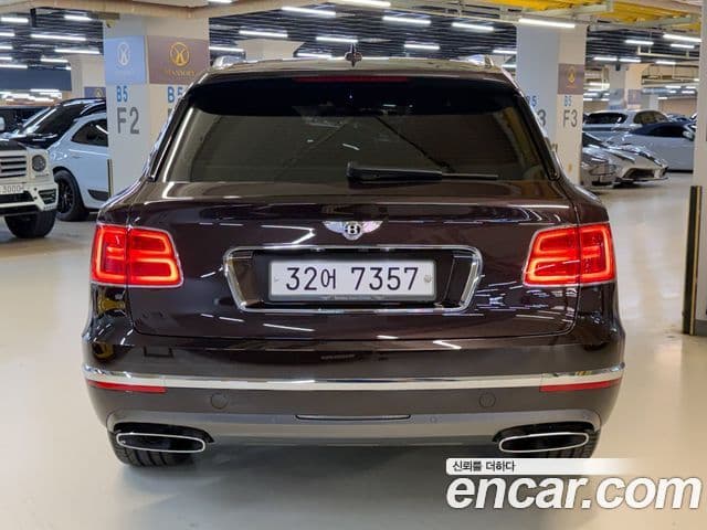 Bentley Bentayga 2018 — Photo 14/20