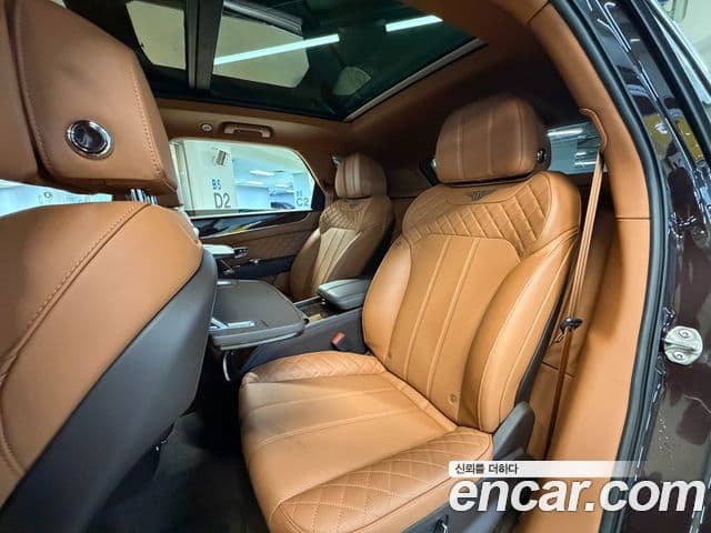 Bentley Bentayga 2018 — Photo 10/20